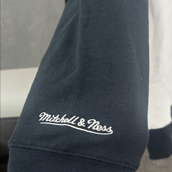 Mitchell & Ness NBA Nets Brooklyn Black White Crewneck Sweater NWT men’s Sz M - Picture 9 of 15